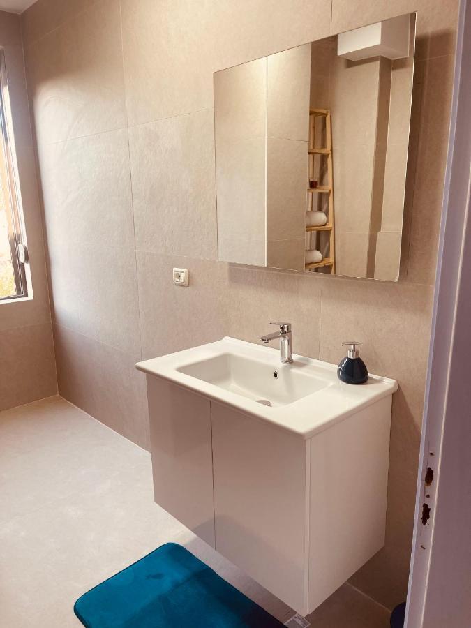 Cheerful 2-Bedroom Apartment In Golem Golem  Εξωτερικό φωτογραφία