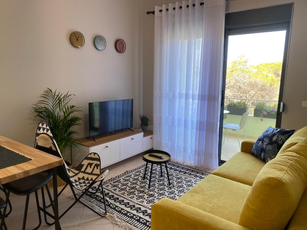 Cheerful 2-Bedroom Apartment In Golem Golem  Εξωτερικό φωτογραφία